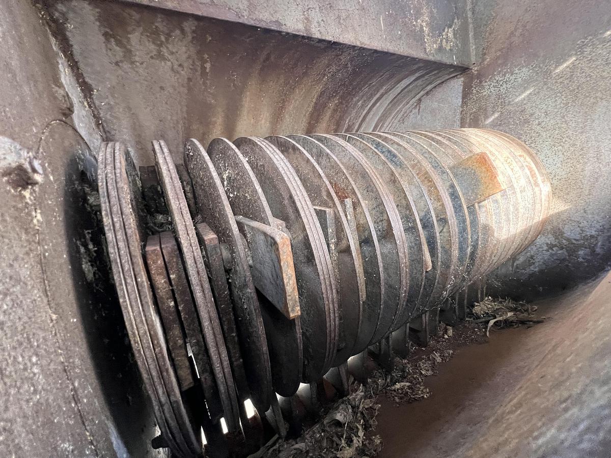  WASTE CHOPPER 