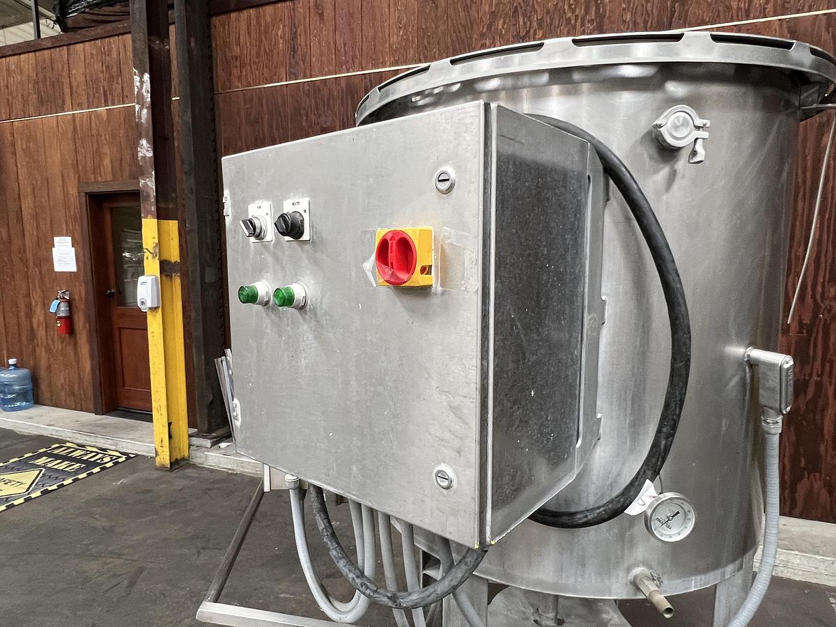  STAINLESS STEEL TANK 