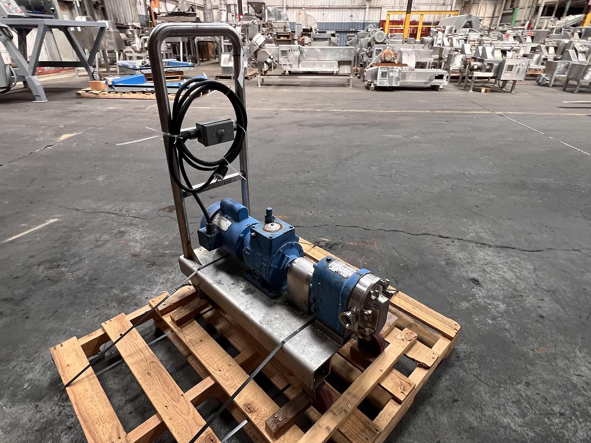 Used Waukesha model DO-25 positive displacement pump 1.5" Tri-Clamp fittings