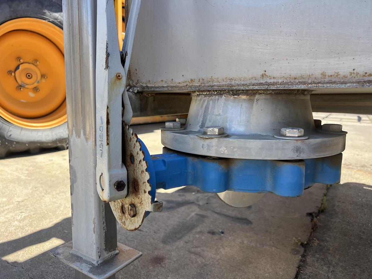 Used 48” wide flooded wash tank elevator for floating product