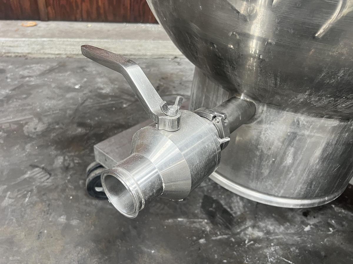 Used Groen model DEE/4-60 60 gallon electric kettle