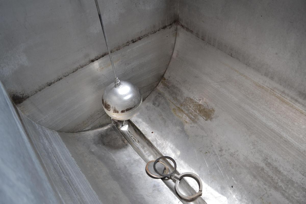 STAINLESS STEEL TANK