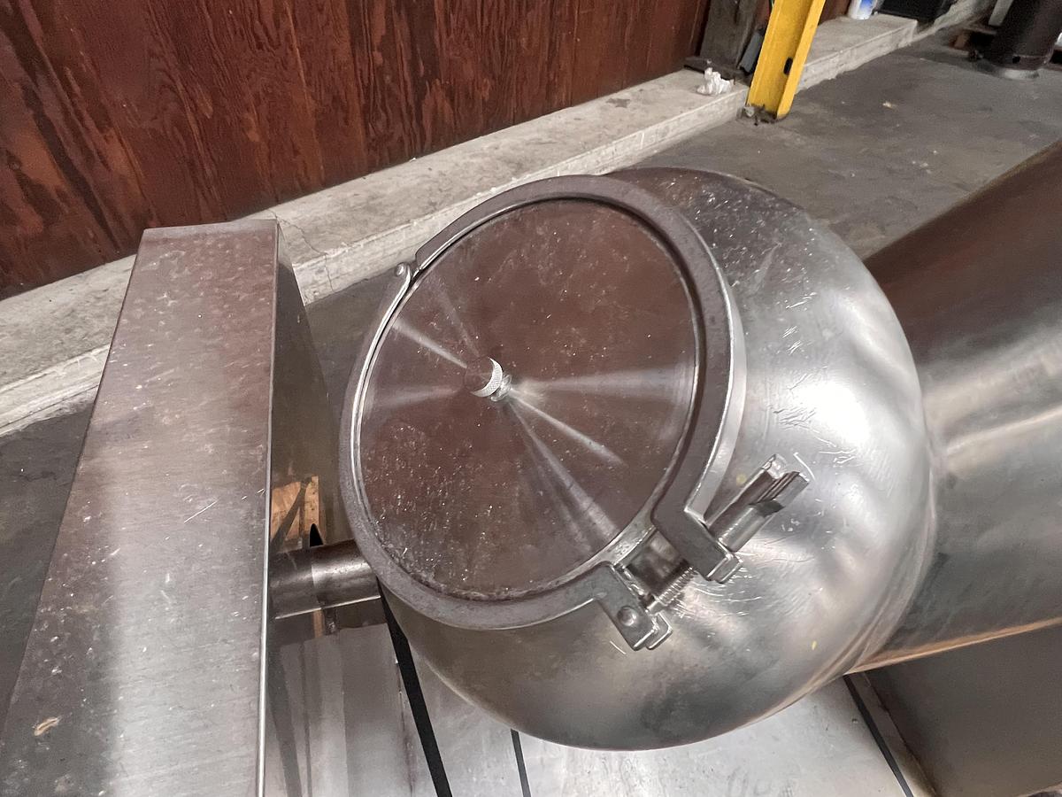 Used Vivtek 5 cubic foot stainless steel V-blender