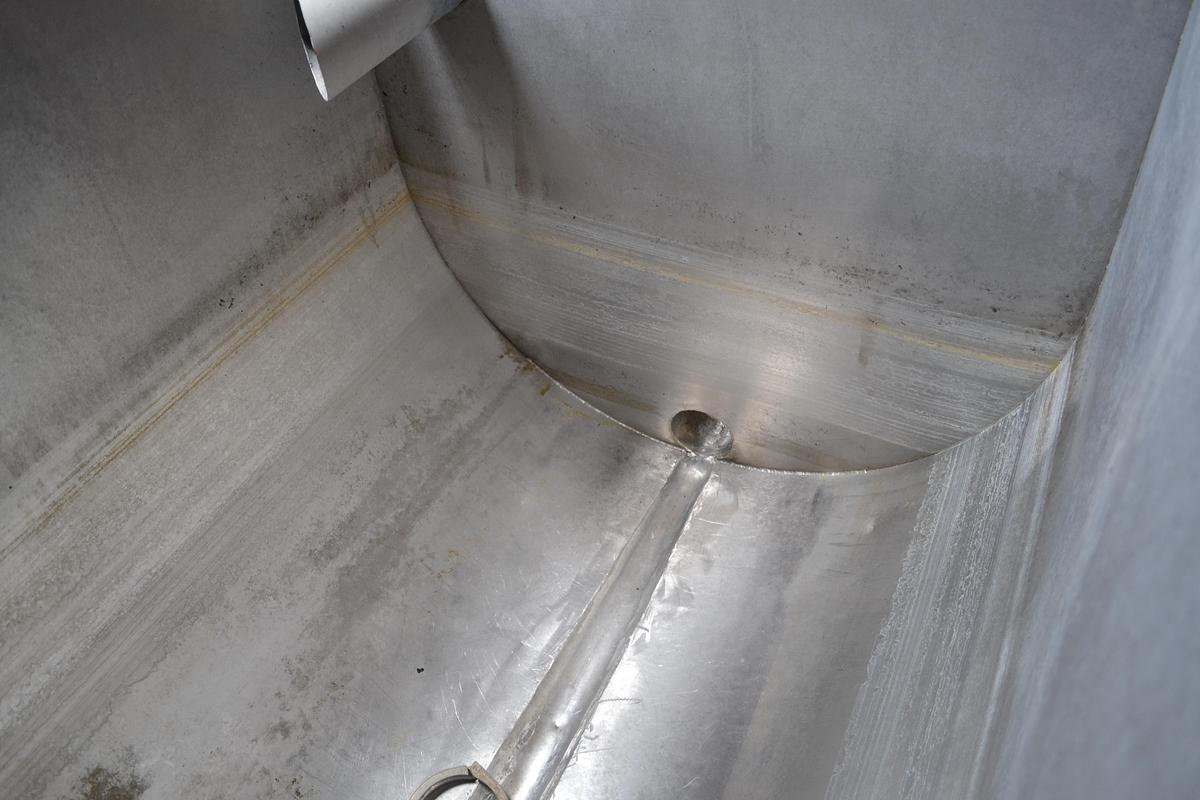 STAINLESS STEEL TANK