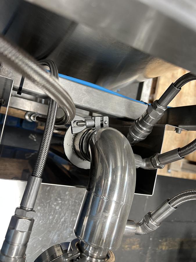 Used Techno Fluss “Seven Fluss” model VM5000-TBP50 pneumatic volumetric dosing filler for viscous products