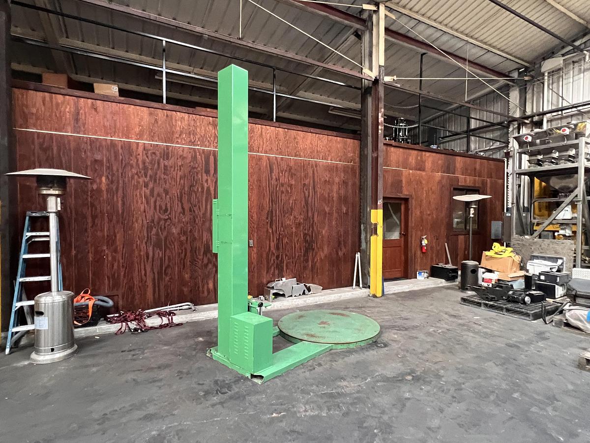 Used Highlight 'Preditor SS Simplified Stretch' model H-1675 semi-automatic pallet stretch wrapper
