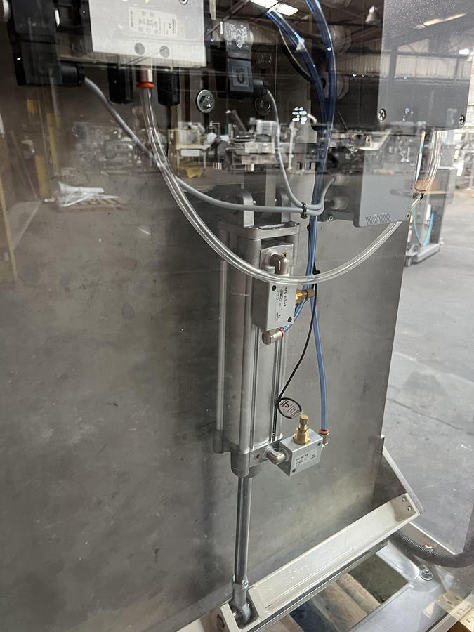 Used 15 cubic foot stainless steel feed hopper measuring 22” wide x 31” long x 42” tall