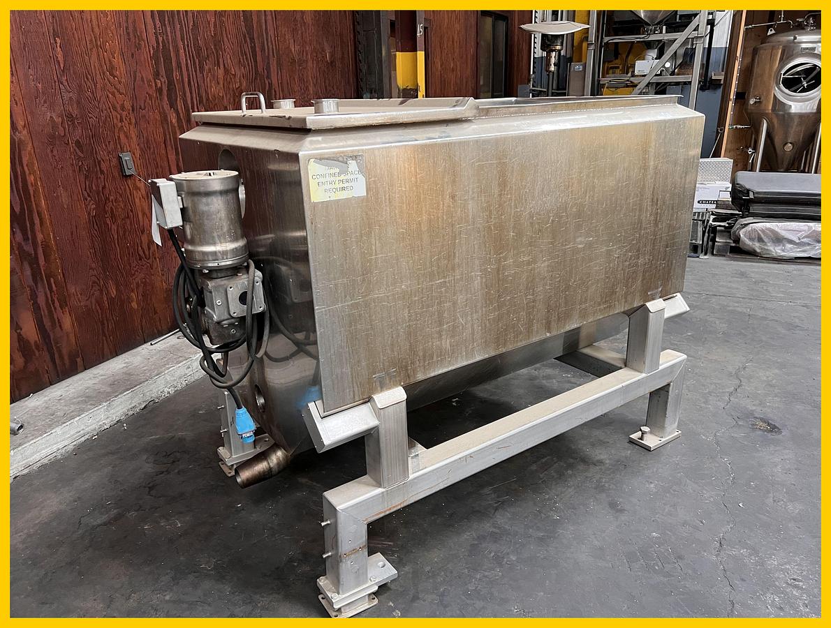 Used 40 cubic foot stainless steel paddle mixer