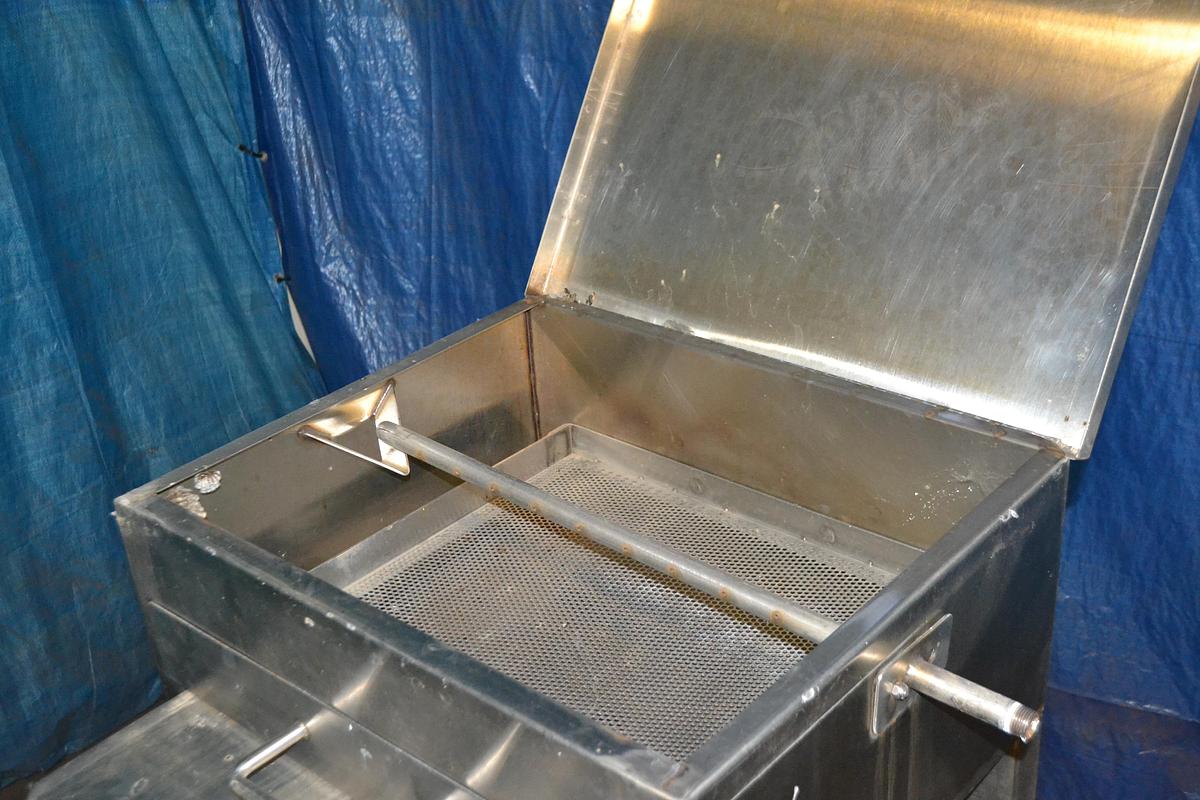  STAINLESS STEEL 