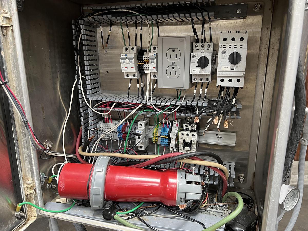  STAINLESS STEEL TANK 