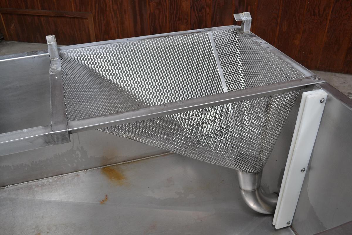 STAINLESS STEEL TANK