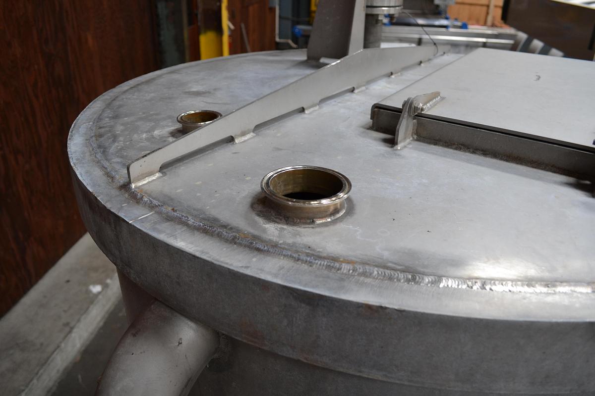  STAINLESS STEEL TANK 