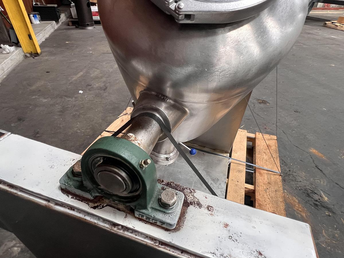 Used Vivtek 5 cubic foot stainless steel V-blender