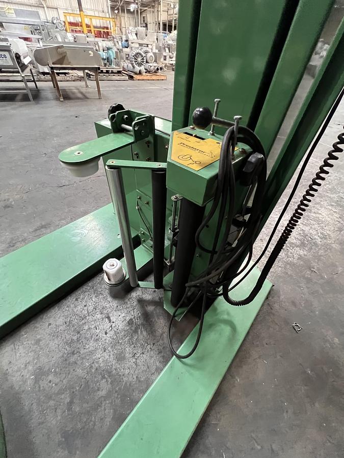 Used Highlight 'Preditor SS Simplified Stretch' model H-1675 semi-automatic pallet stretch wrapper