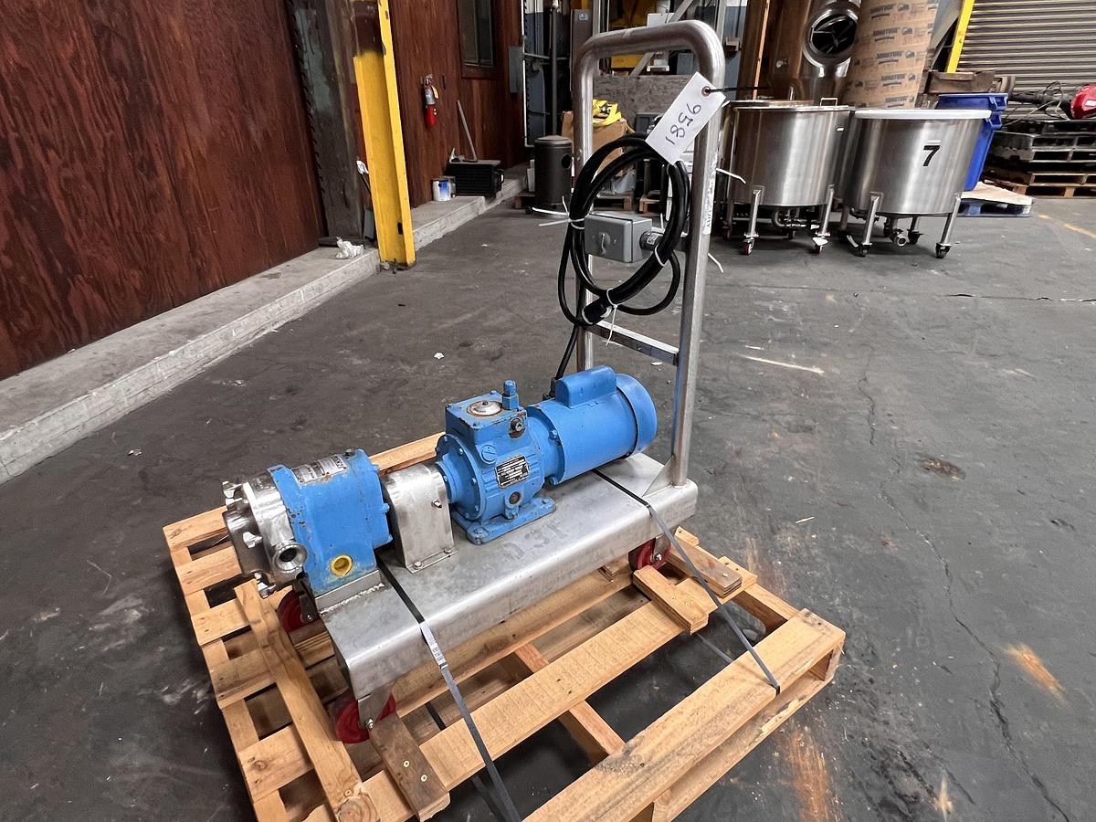 Used Waukesha model DO-25 positive displacement pump 1.5" Tri-Clamp fittings