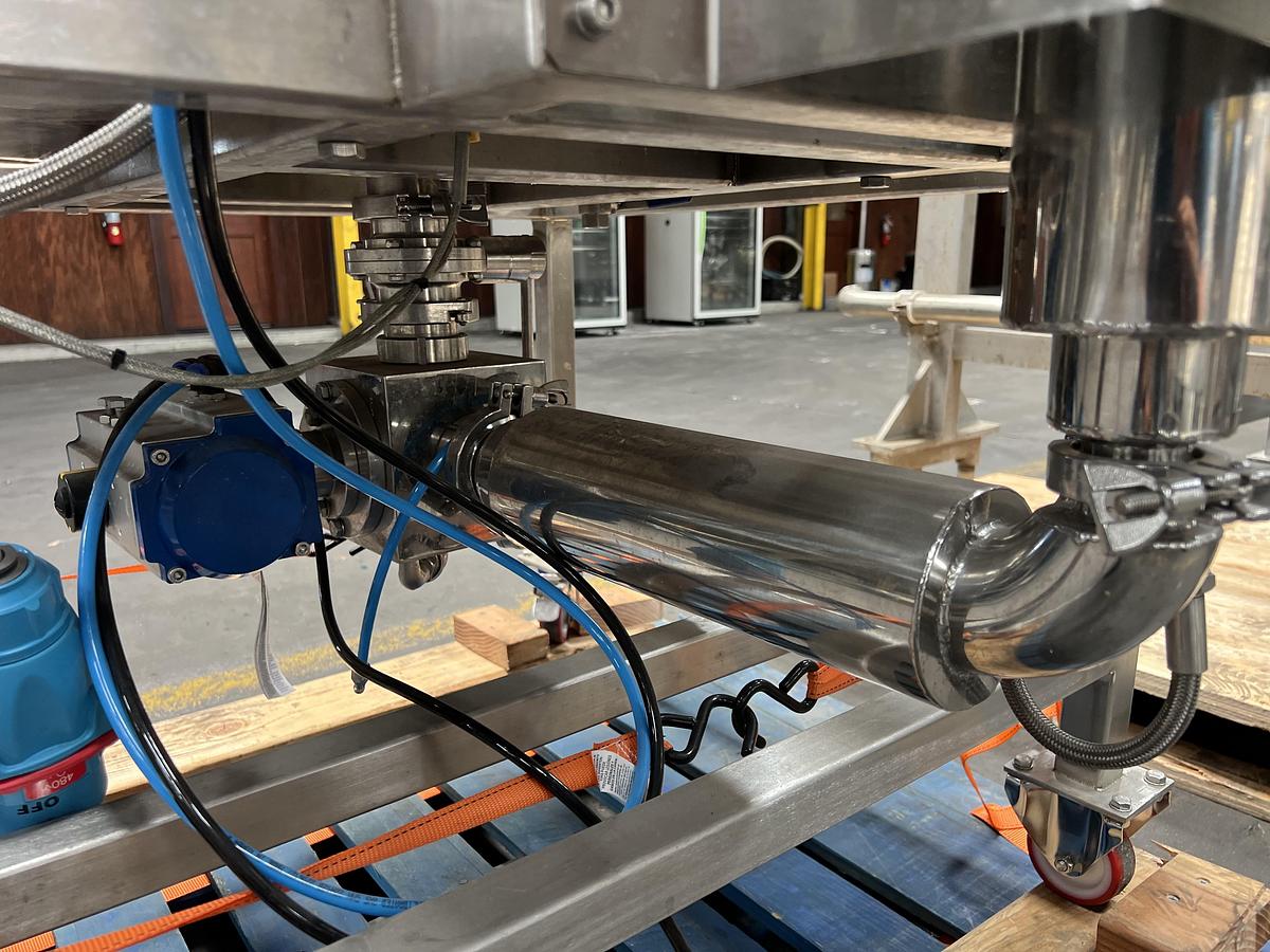 Used Techno Fluss “Seven Fluss” model VM5000-TBP50 pneumatic volumetric dosing filler for viscous products