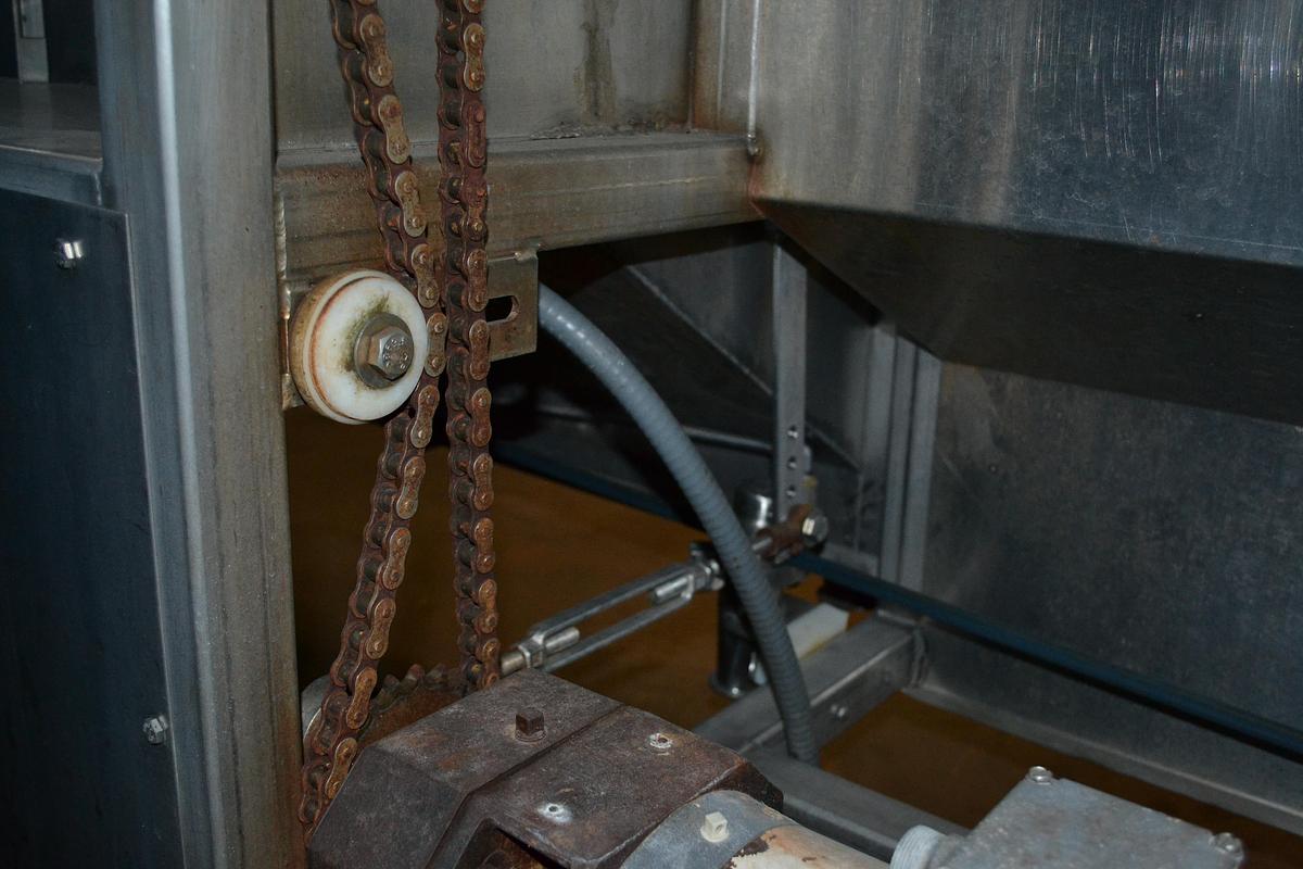 SLOT FILLER