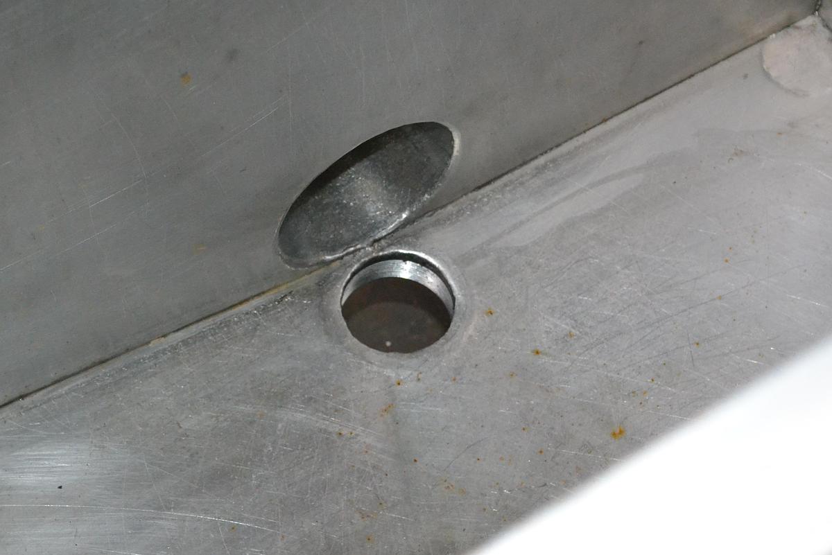  STAINLESS STEEL TANK 