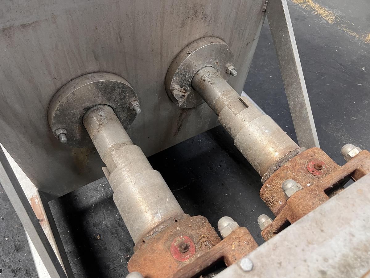  SCREW FEEDER 