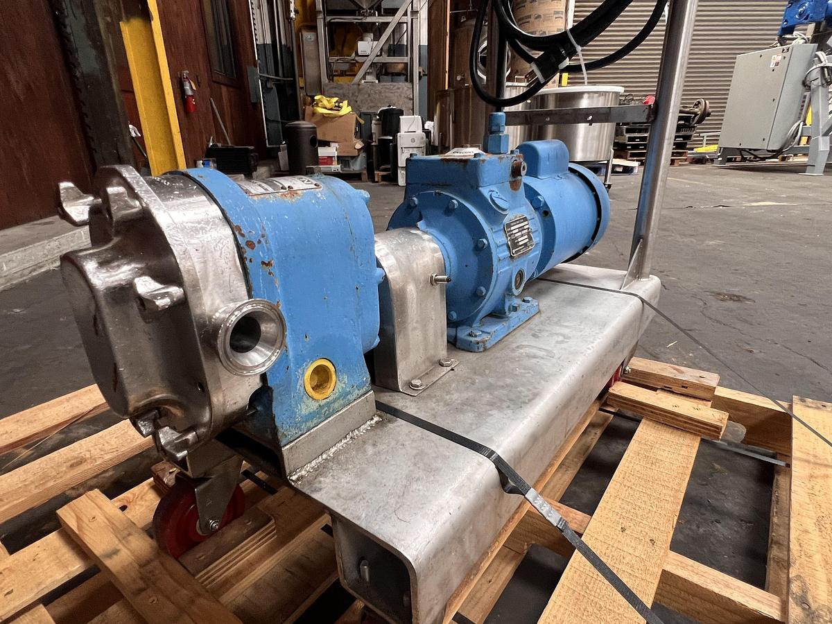 Used Waukesha model DO-25 positive displacement pump 1.5" Tri-Clamp fittings