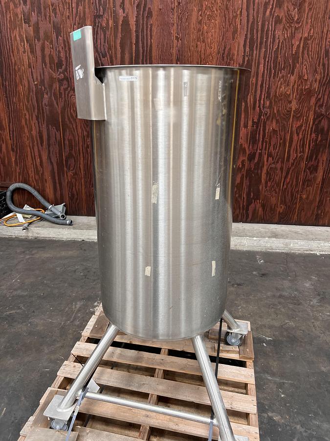 Used Lee 60 gallon stainless steel vertical tank