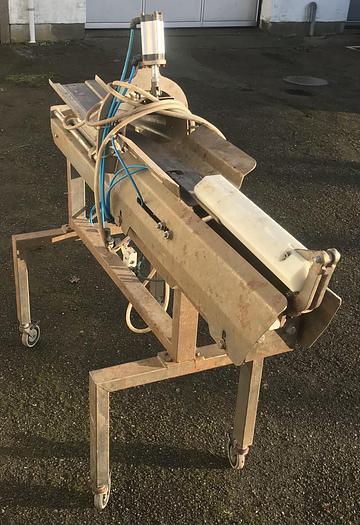 Used 1997 LINDHOLST & Co A/S Broiler packing machine