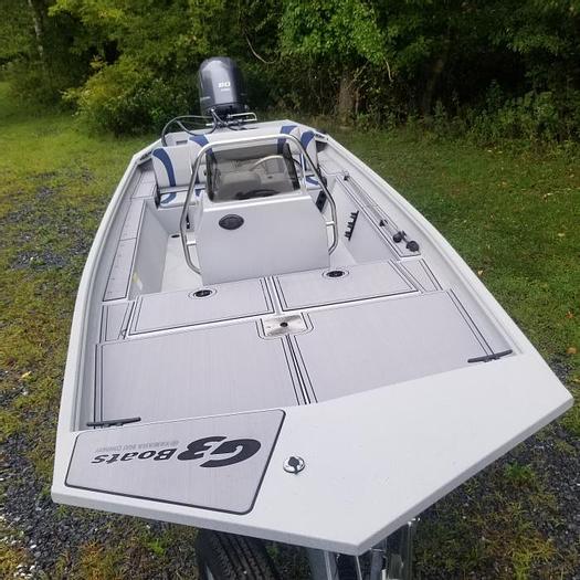 New 2022 G3 18 CCJ DLX Jet Tunnel Hull (Silver/Blue)