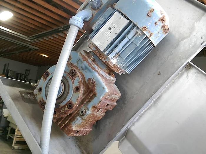 Used 7′ Incline Conveyor 26″ Wide