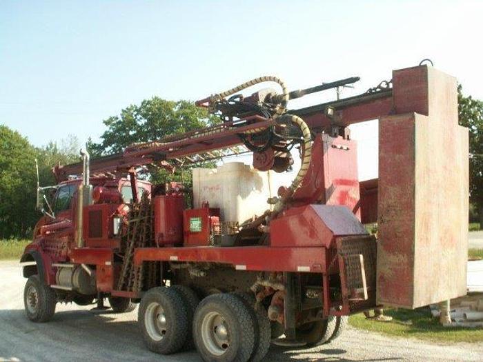 Used 1999 Drillmaster 500 Drill Rig, Pipe & Tooling Package