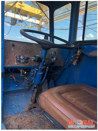 Used Item 0941 : 1981 Corsair Crane Carrier Workover Rig