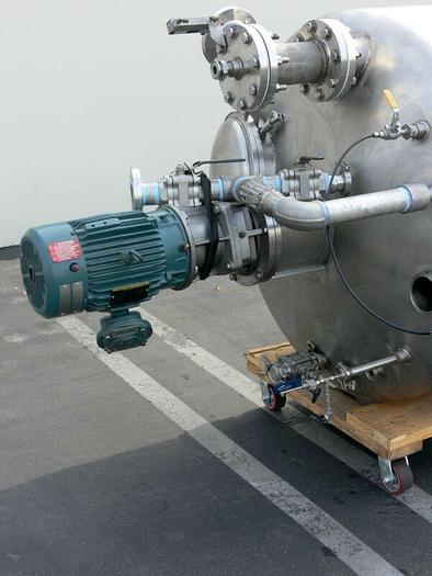 Used 500 Gallon / 2000 Liter Single Wall Stainless Steel Tank w/ Top Mixer