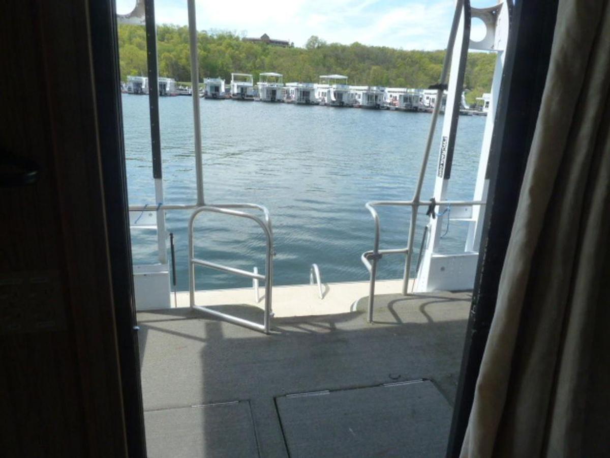Used 1990 Leisure 58 X 14