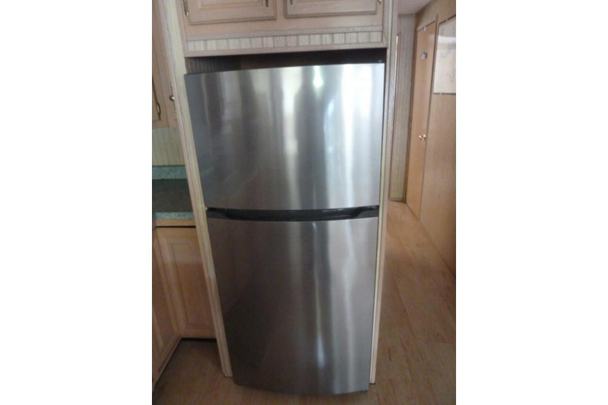 Used 1990 Leisure 58 X 14