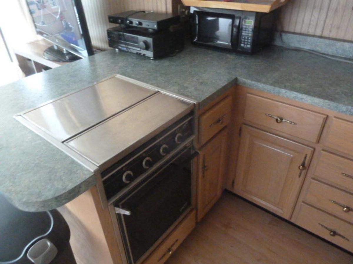Used 1990 Leisure 58 X 14