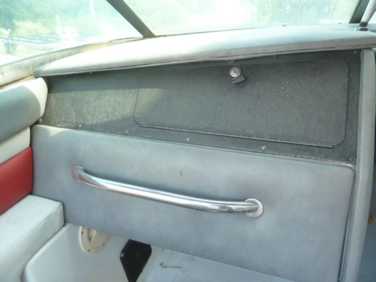Used 1988 Chris Craft 245 LTD