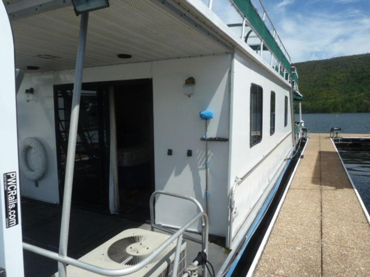 Used 1990 Leisure 58 X 14