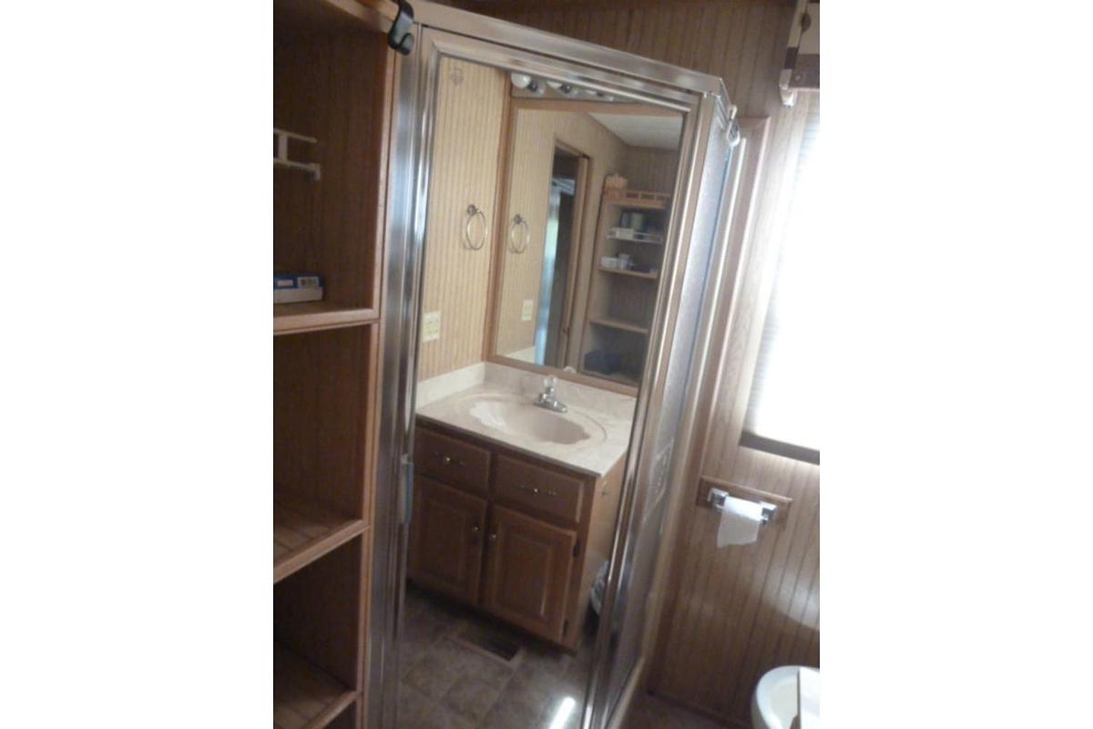 Used 1990 Leisure 58 X 14