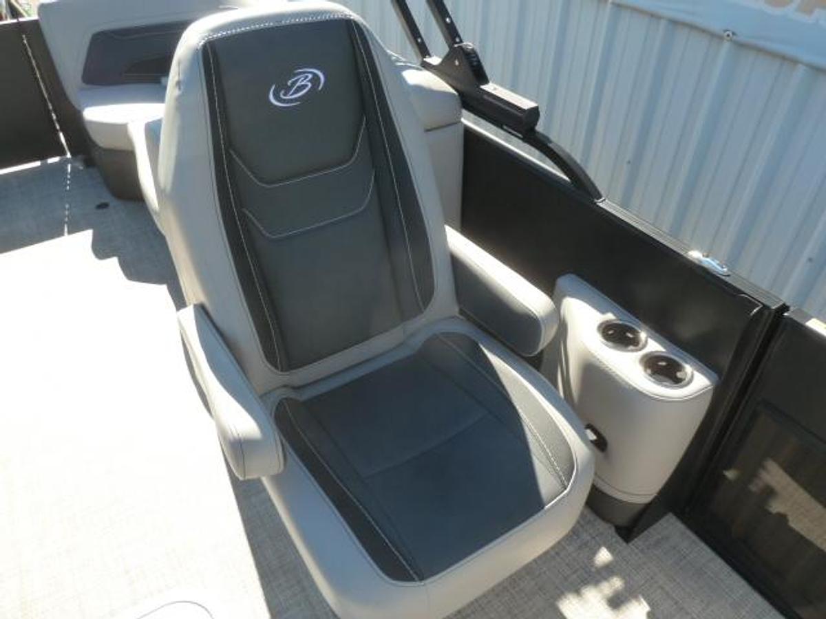 2027 Barletta C22QC
