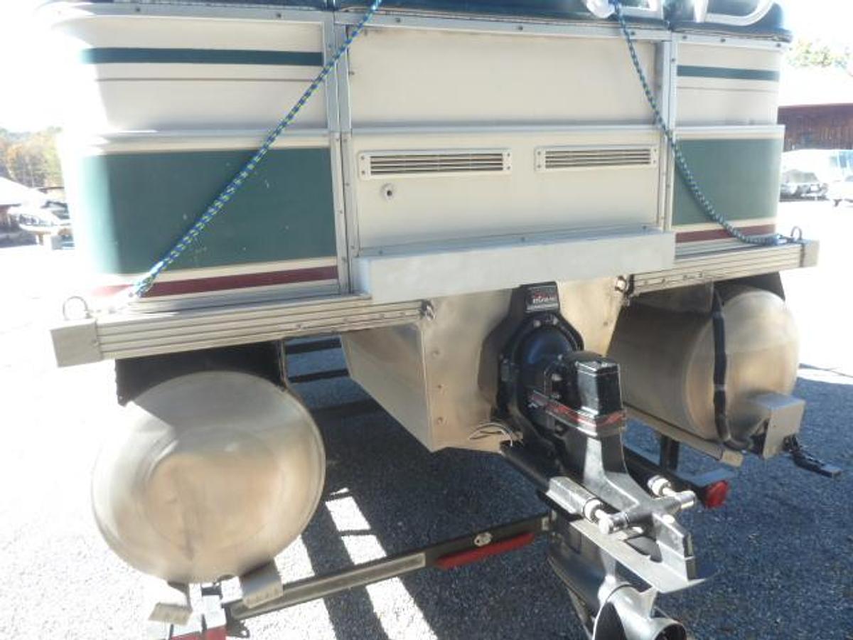 Used 1997 FISHER FREEDOM 240 DLX
