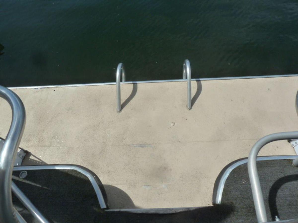 Used 1990 Leisure 58 X 14