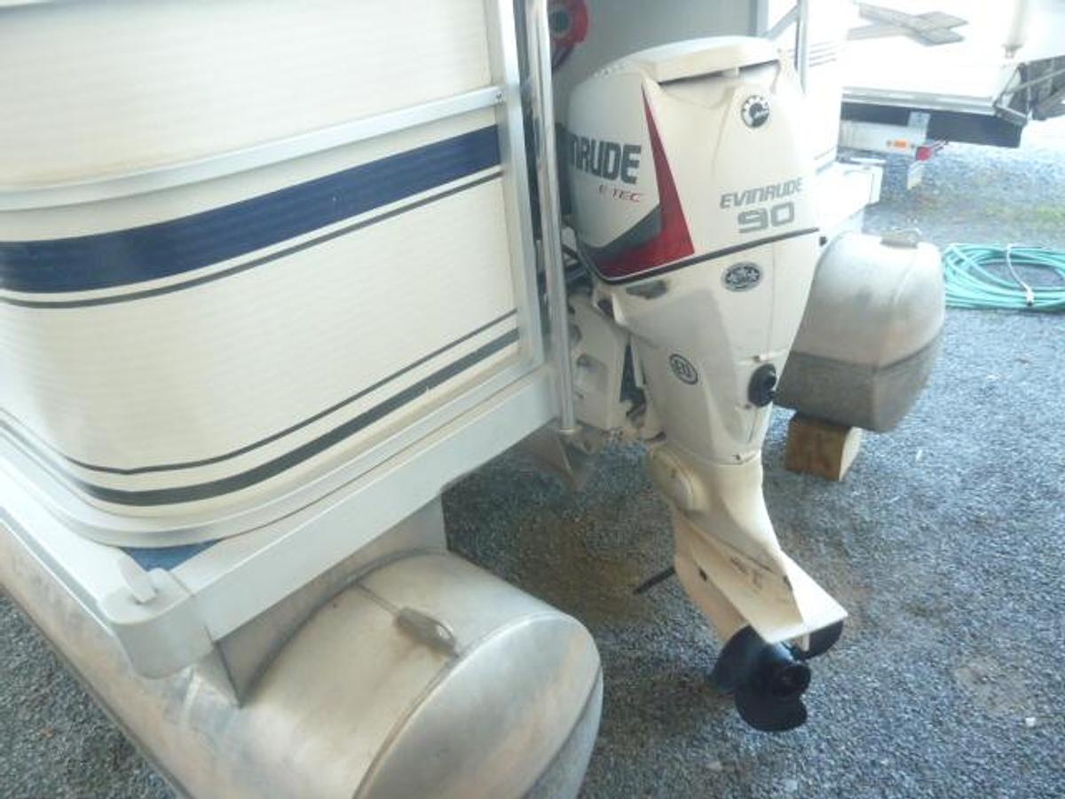 Used 1996 HARRIS 240 SUPER SUNLINER