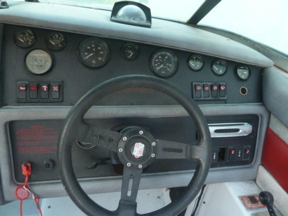 Used 1988 Chris Craft 245 LTD