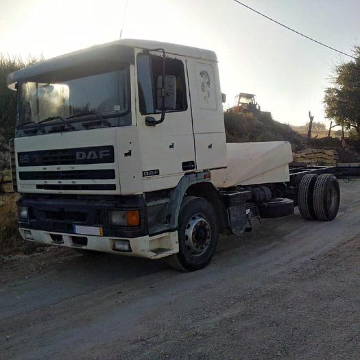 Usado 1991 DAF 95 330 ATI 19 Ton chassis cab truck.