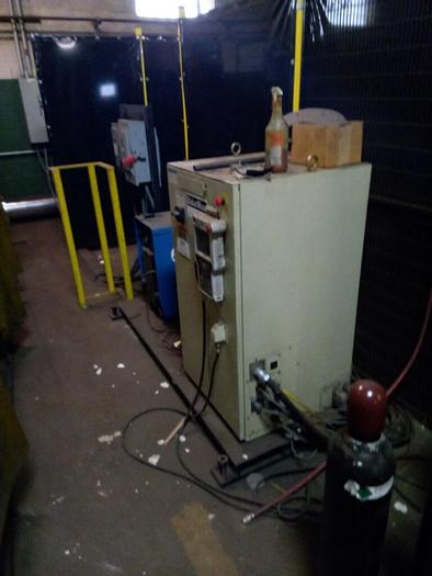 Used MOTOMAN HP20 ROBOTIC MIG WELDING CELL DUAL TURNNION NX100 CONTROLLER