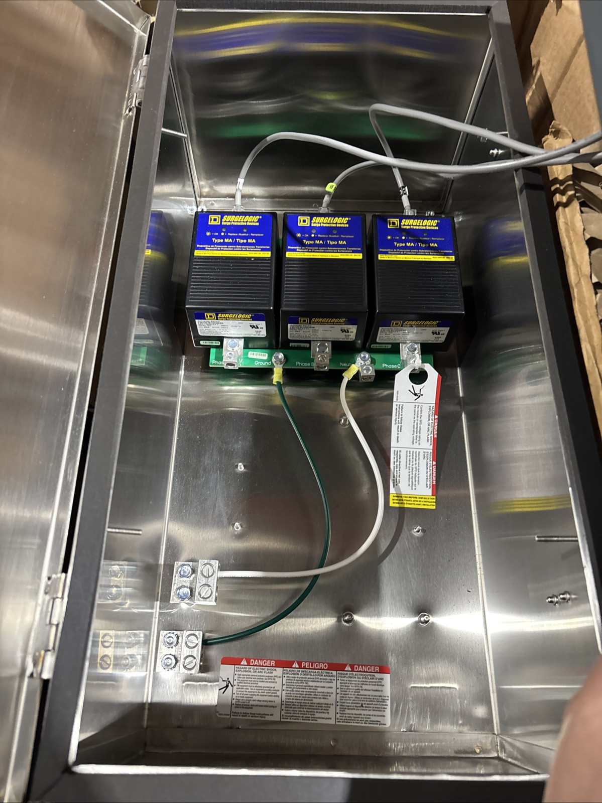 SQUARE D SSP02EMA24S Surge Protective Device 208Y/120V 3 Phase Series NIB 🔴🔴