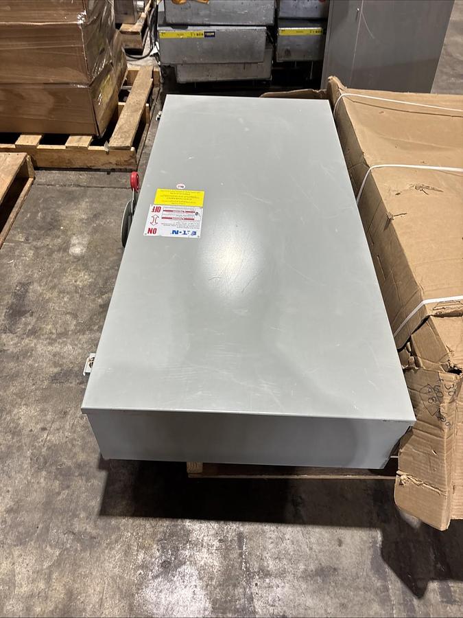 Used EATON DH327NGK 800 amp 240v Fused Indoor 3 Phase Disconnect Switch NEWπ΄π΄