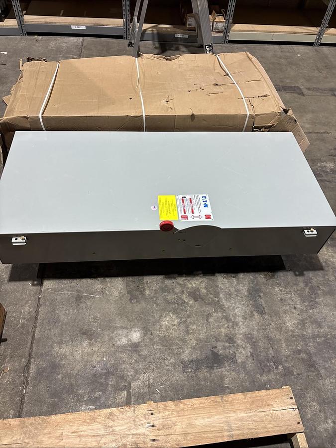 Used EATON DH327NGK 800 amp 240v Fused Indoor 3 Phase Disconnect Switch NEWπ΄π΄