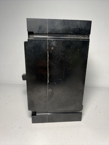 Used EB2100 2P 100 AMP 240 VAC WESTINGHOUSE CIRCUIT BREAKER *FLAWED*