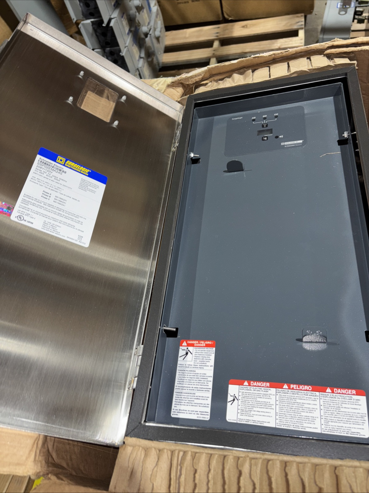 SQUARE D SSP02EMA24S Surge Protective Device 208Y/120V 3 Phase Series NIB 🔴🔴