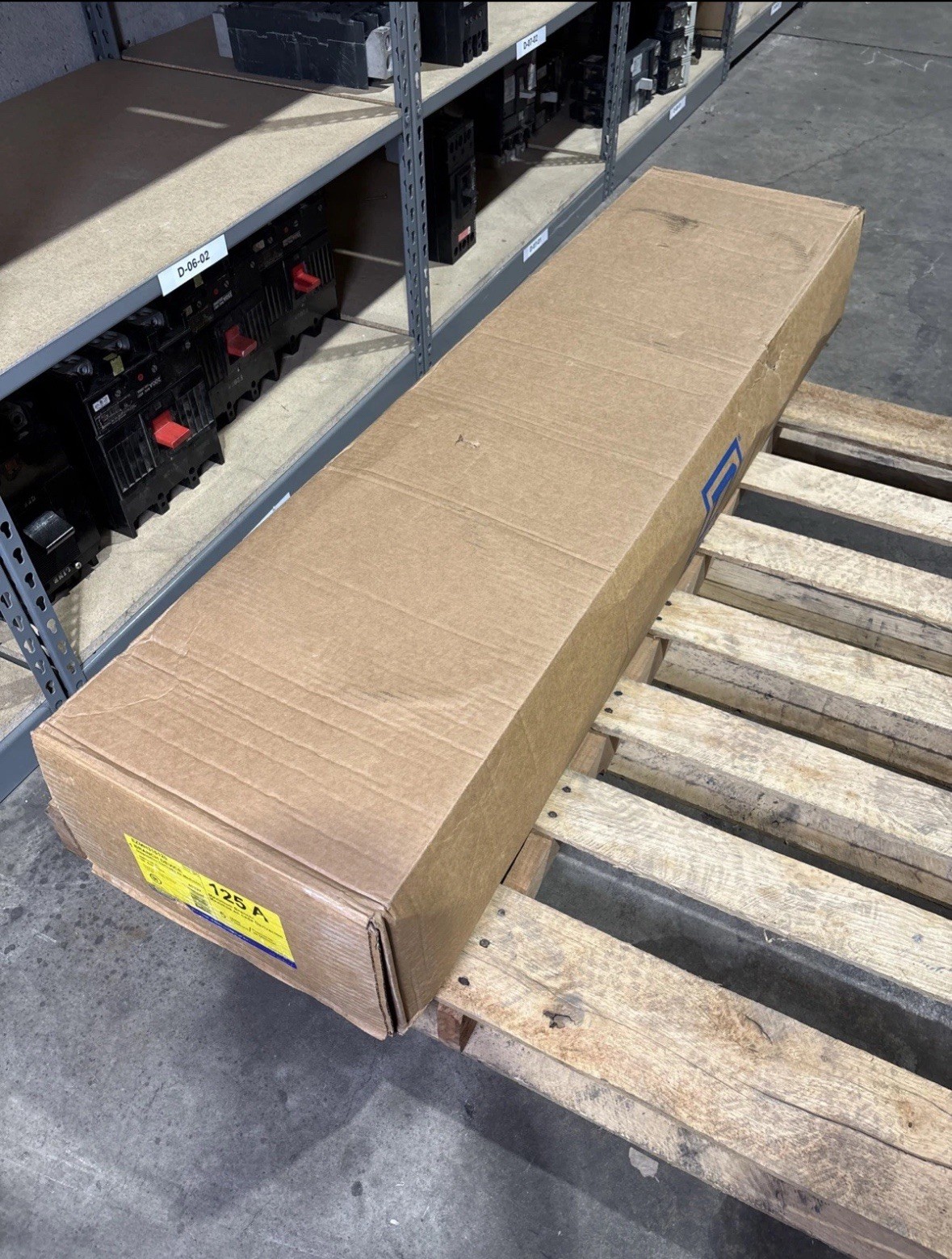 Square D EZMH315125 125 Amp 3-Phase 4-Wire Ringless Meter Center Branch Unit 🔴